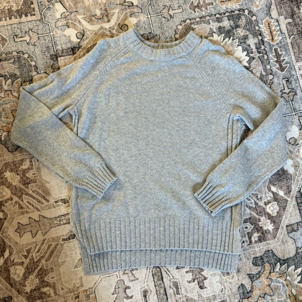 Time and Tru M Gray Sweater